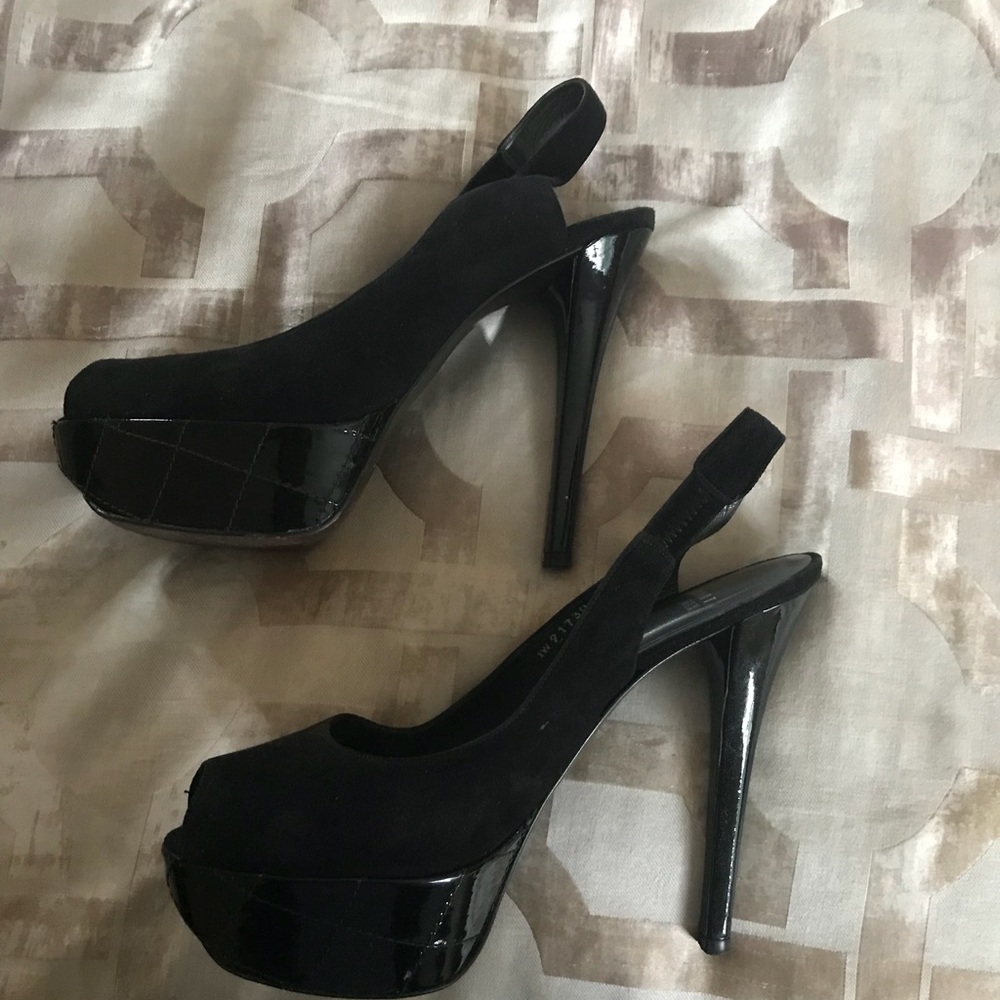 Stuart Weitzman - Picture 2 of 7
